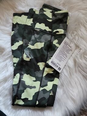 NWT Lululemon Fast and Free HR Tight 25" shade: HCCG  Size 2